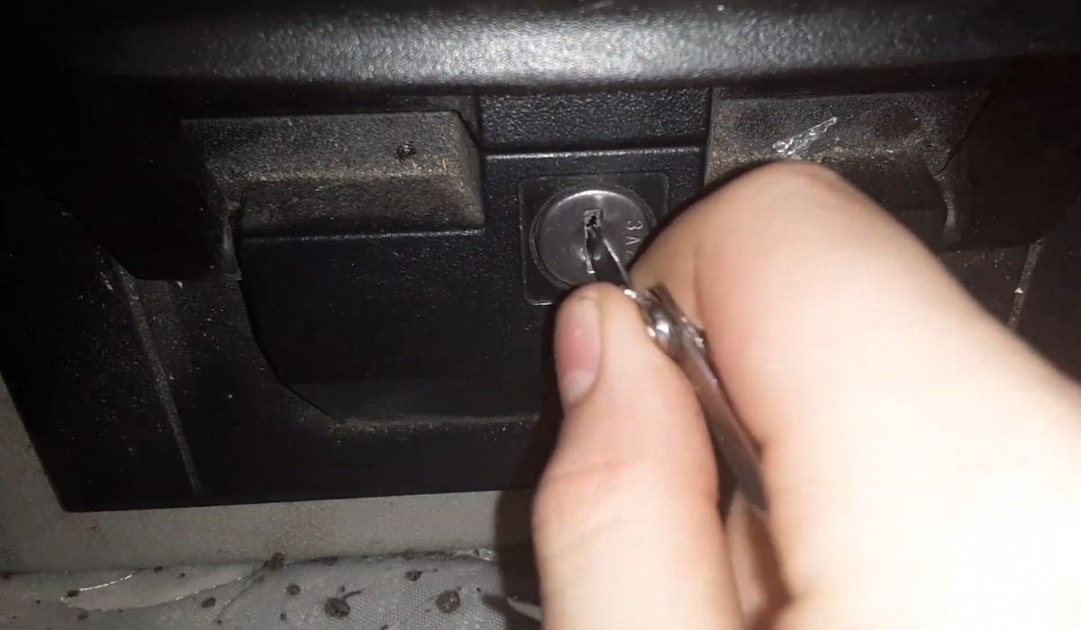 How to open the Sentry Safe 
